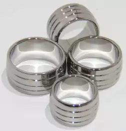 Groover Oval Metal Cock Ring